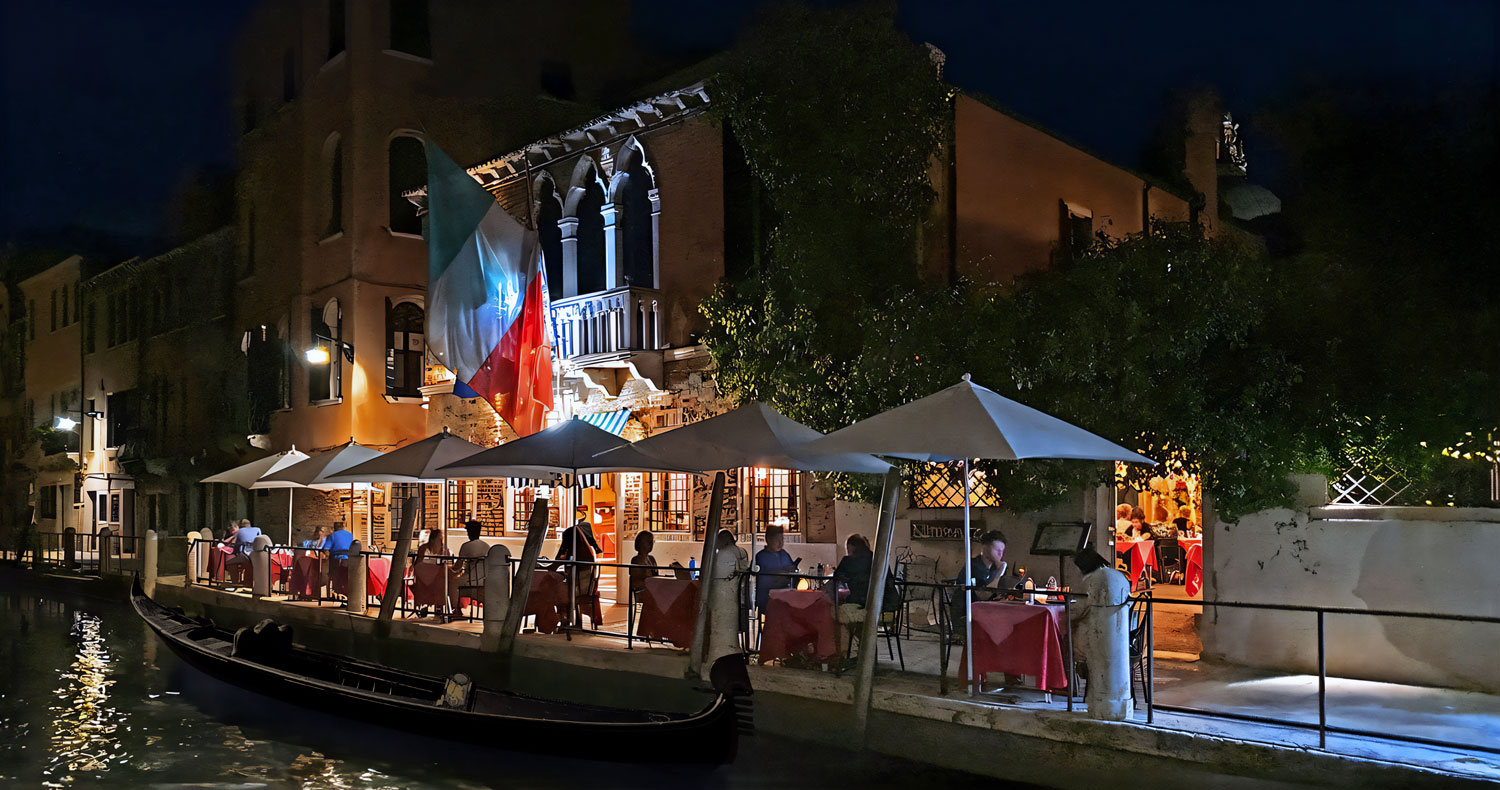 Esterno Hotel Notturno