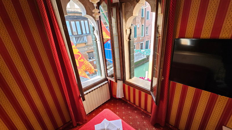 INTERNO VISTA CAMERE